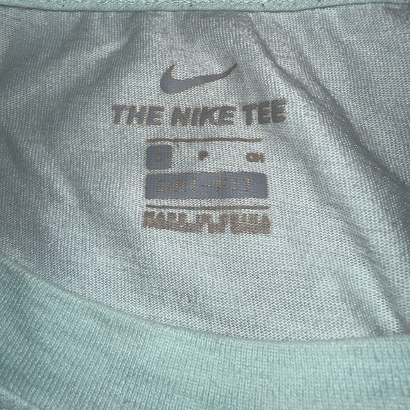 Dri-fit Nike short sleeve t-shirt, small - Picture 2 of 2